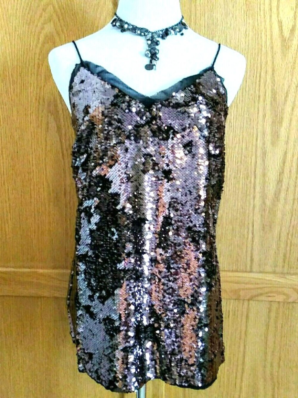WD.NY Metallic Sequin Party Top M Spaghetti Straps V Neck Bronze Black Lined NWT